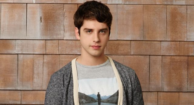 David Lambert Bio, Maia Mitchell과의 관계, 여자 친구, 형제