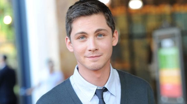 Kto je Logan Lerman, The Girlfriend, Net Worth, Je to gay?