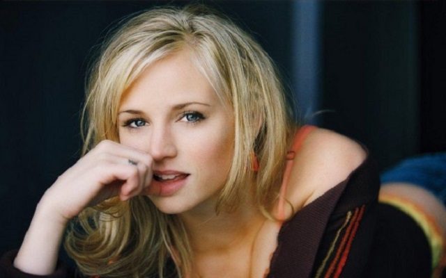 Fiona Gubelmann - Bio, Korkeus, Nettovarallisuus, Sisarukset, Aviopuoliso - Alex Weed