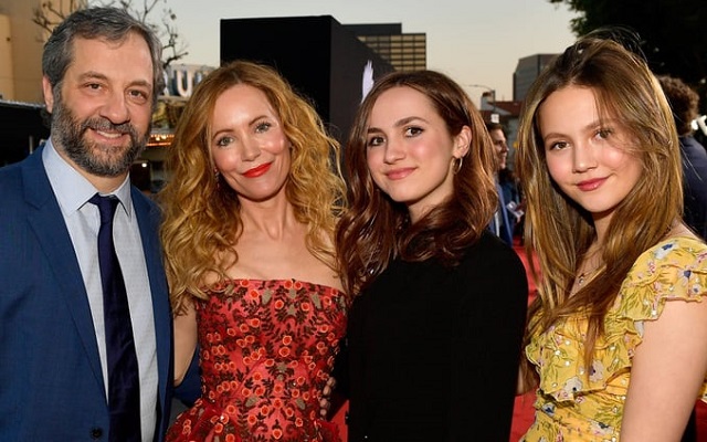 [L-R] Judd Apatow, Leslie Mann, Maude Apatow ir Iris Apatow