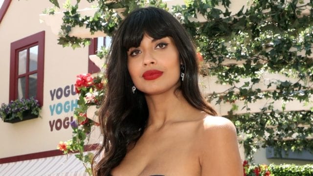 Jameela Jamil Életrajz: 5 gyors tény, amit tudnod kell