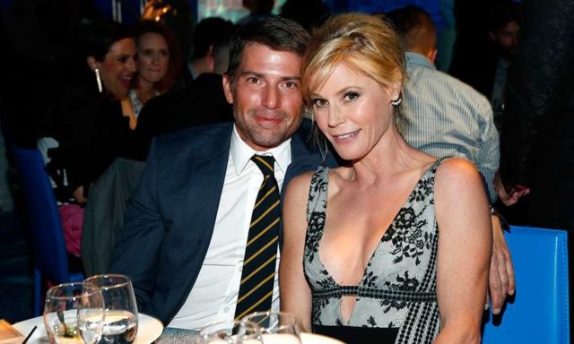 Julie Bowen y esposo