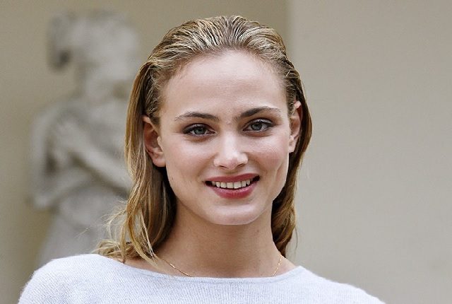 Nora Arnezeder-バイオ、結婚している場合、夫は誰ですか？ここに事実があります