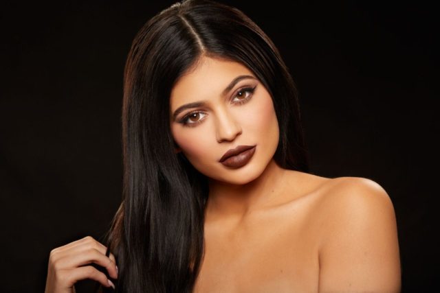 Kylie Jenners læber og næsejob; Før og efter kirurgi