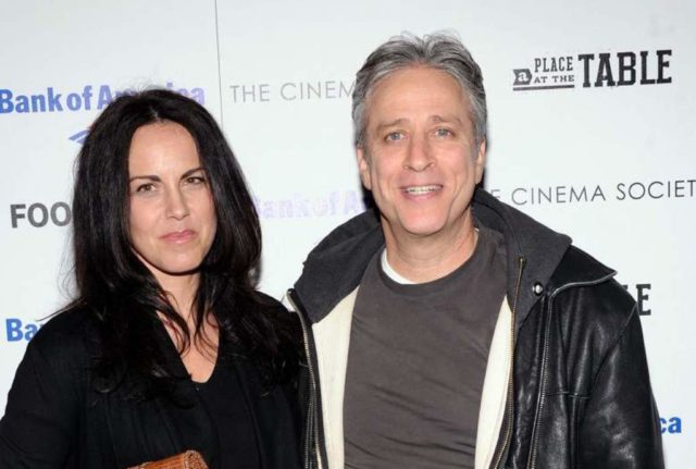 Tracey Mcshane Bio, famille et 6 faits sur la femme de Jon Stewart