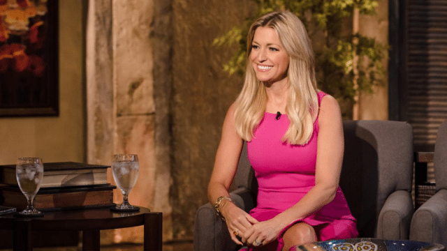 Ainsley Earhardt Bio, สามี, อายุ, ส่วนสูง, มูลค่าสุทธิ, การวัดร่างกาย