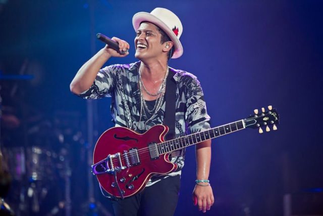 Bruno Mars Yüksekliği, Net Değer, Ev, Wiki, Biyo, Etnisite, Gerçekler